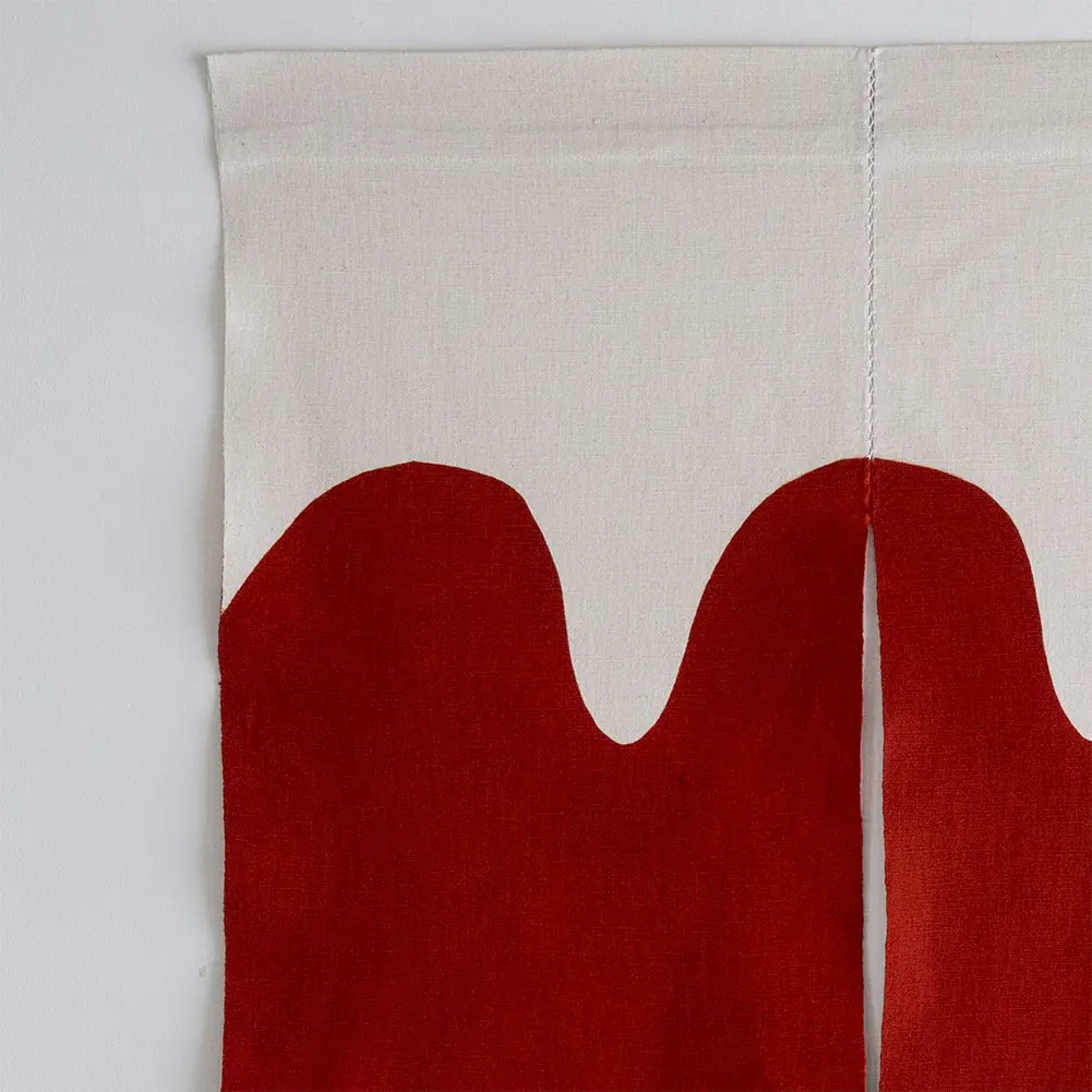 【木綿】型染めののれん＜三つ山（波の山）＞赤　山内武志さん（山内染色工房・アトリエぬいや）